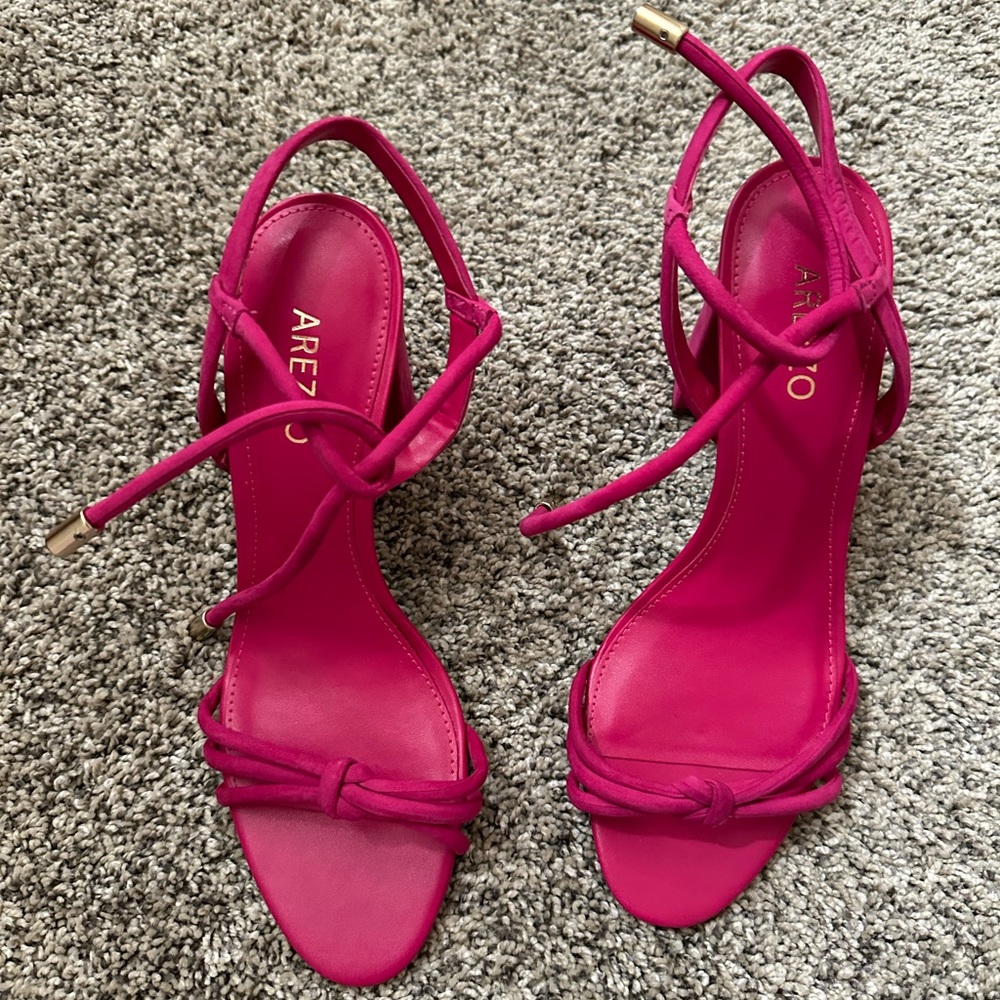 Pink sandals - Size 8